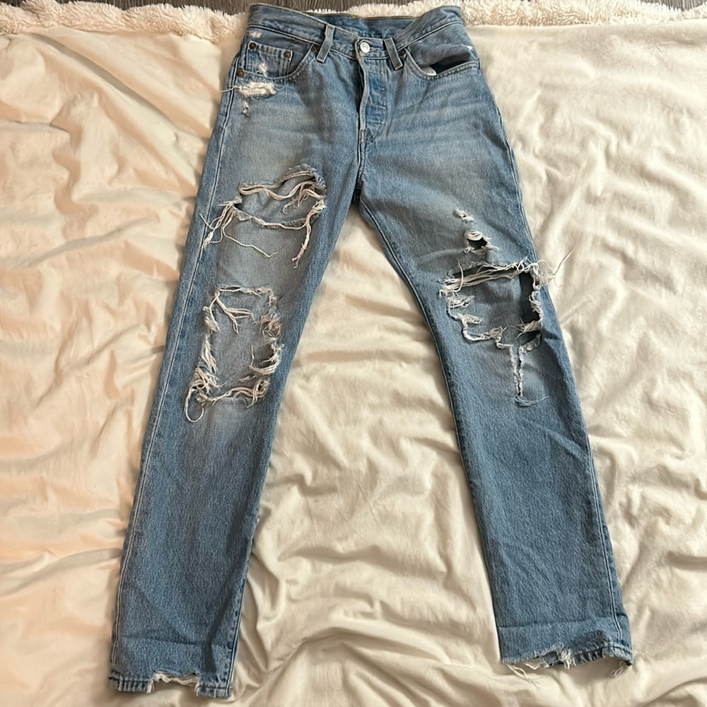 Levi’s Mom Jean — size 25 in the waist. 100% cotton, no stretch.